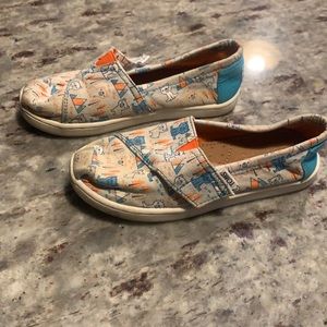 Adorable critter Tom’s for your little one.